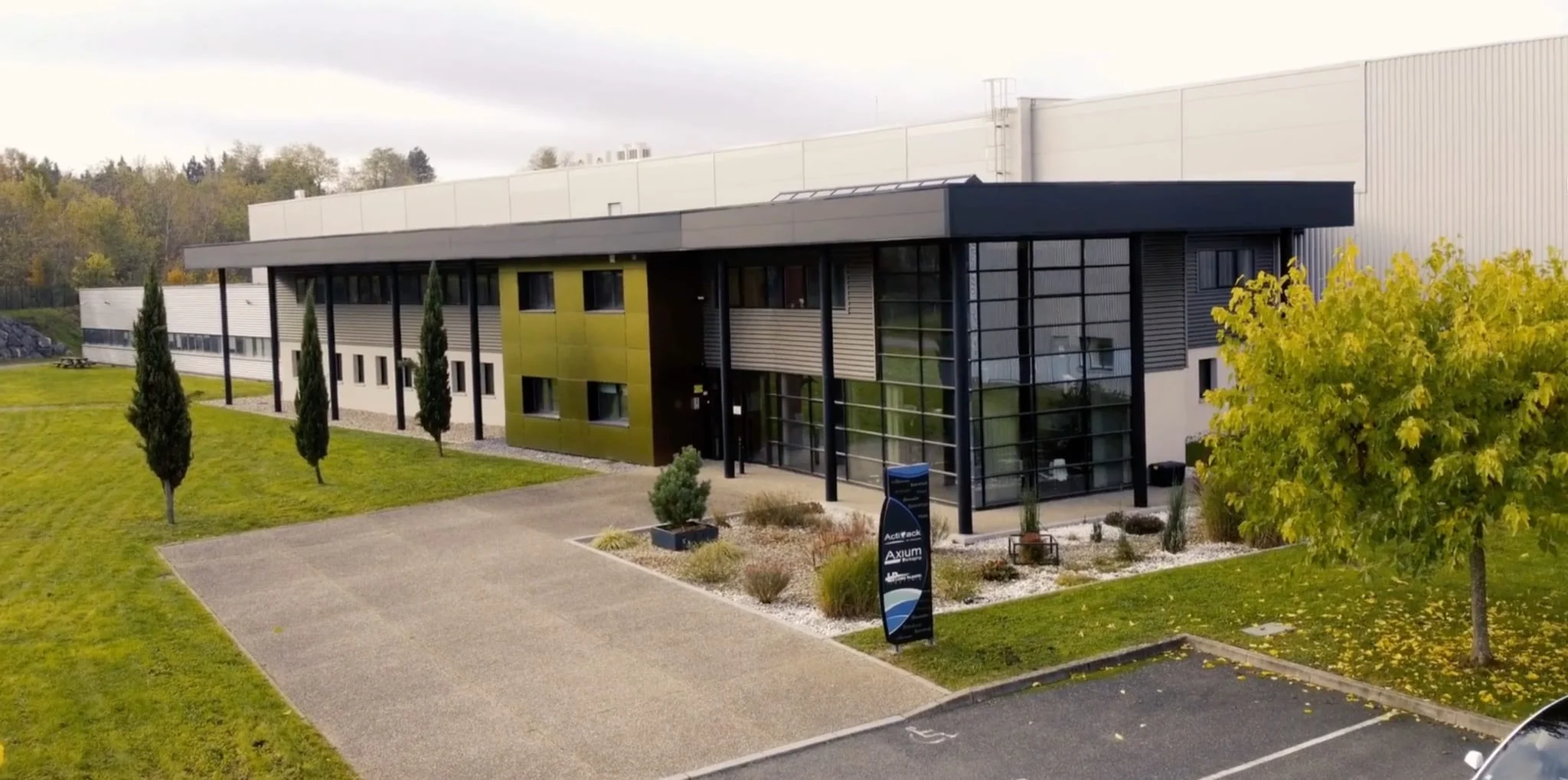 Aerial view of Axium Packaging's Saint-Etienne site
