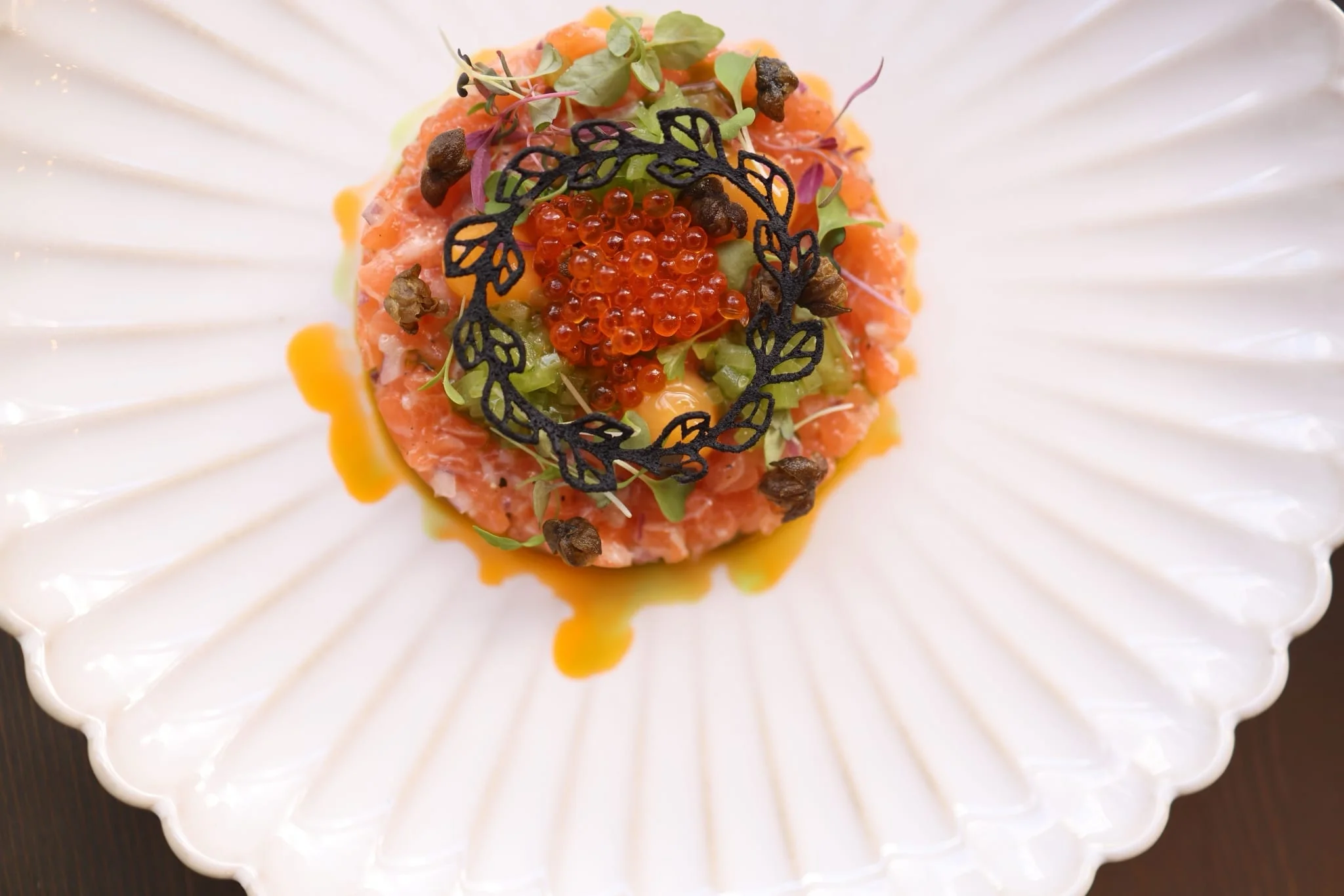 A plated smoked salmon tartare