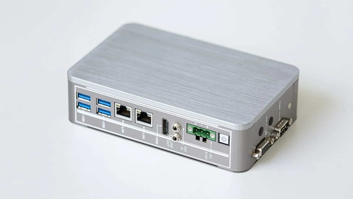 A fanless industrial computer with multiple connectivity ports